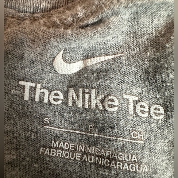 nike sports tshirt for men - Picture 4 of 4